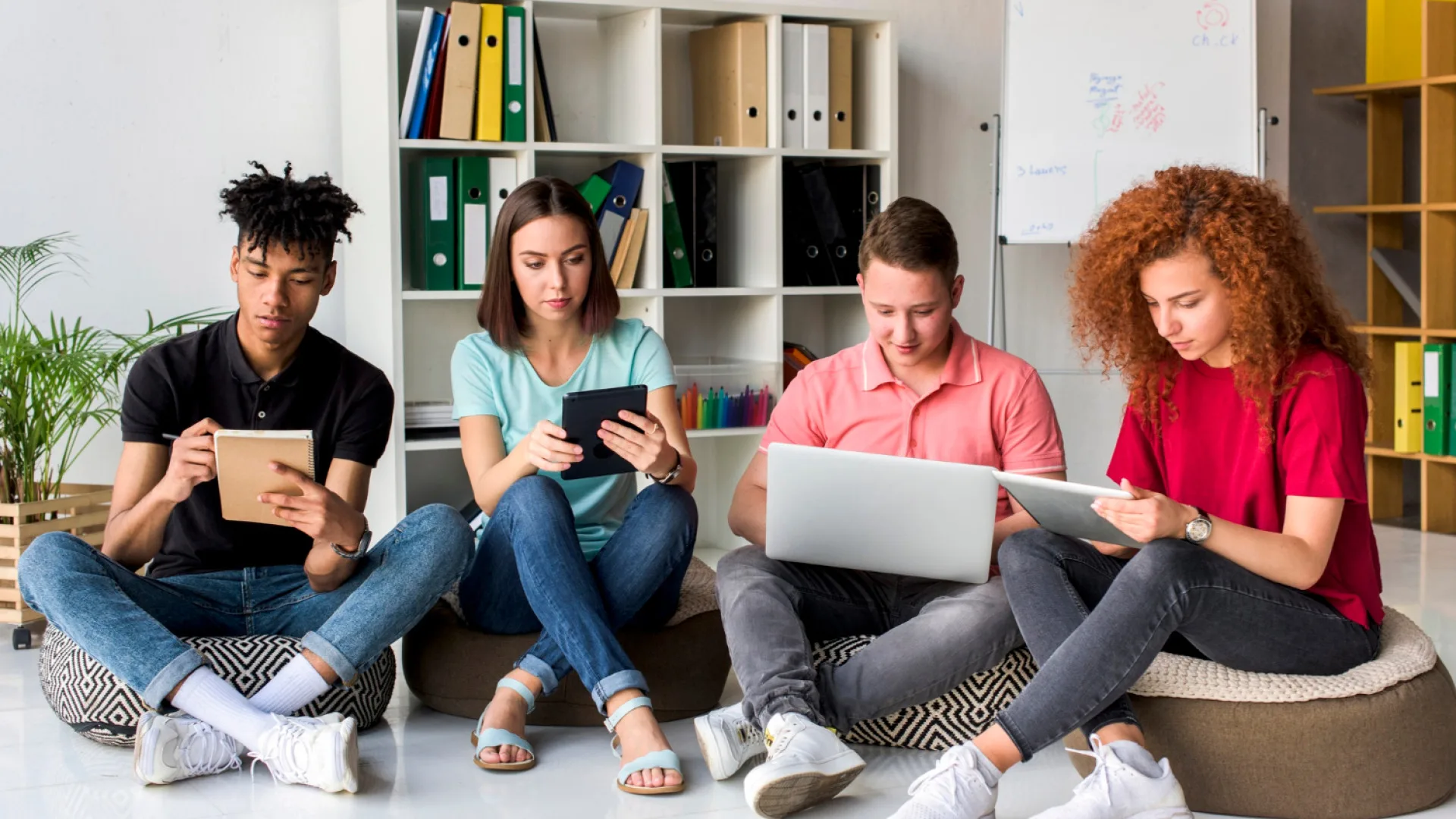 Comparatif des PC portables et des tablettes tactiles pour les étudiants